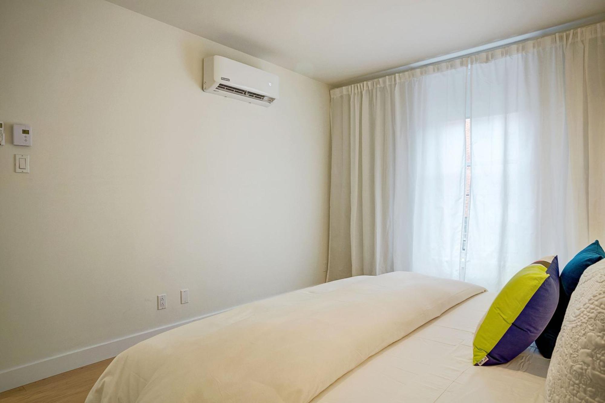 Explore Montreal From Sleek Contemporary Apartment By Den Stays Montréal Quarto foto
